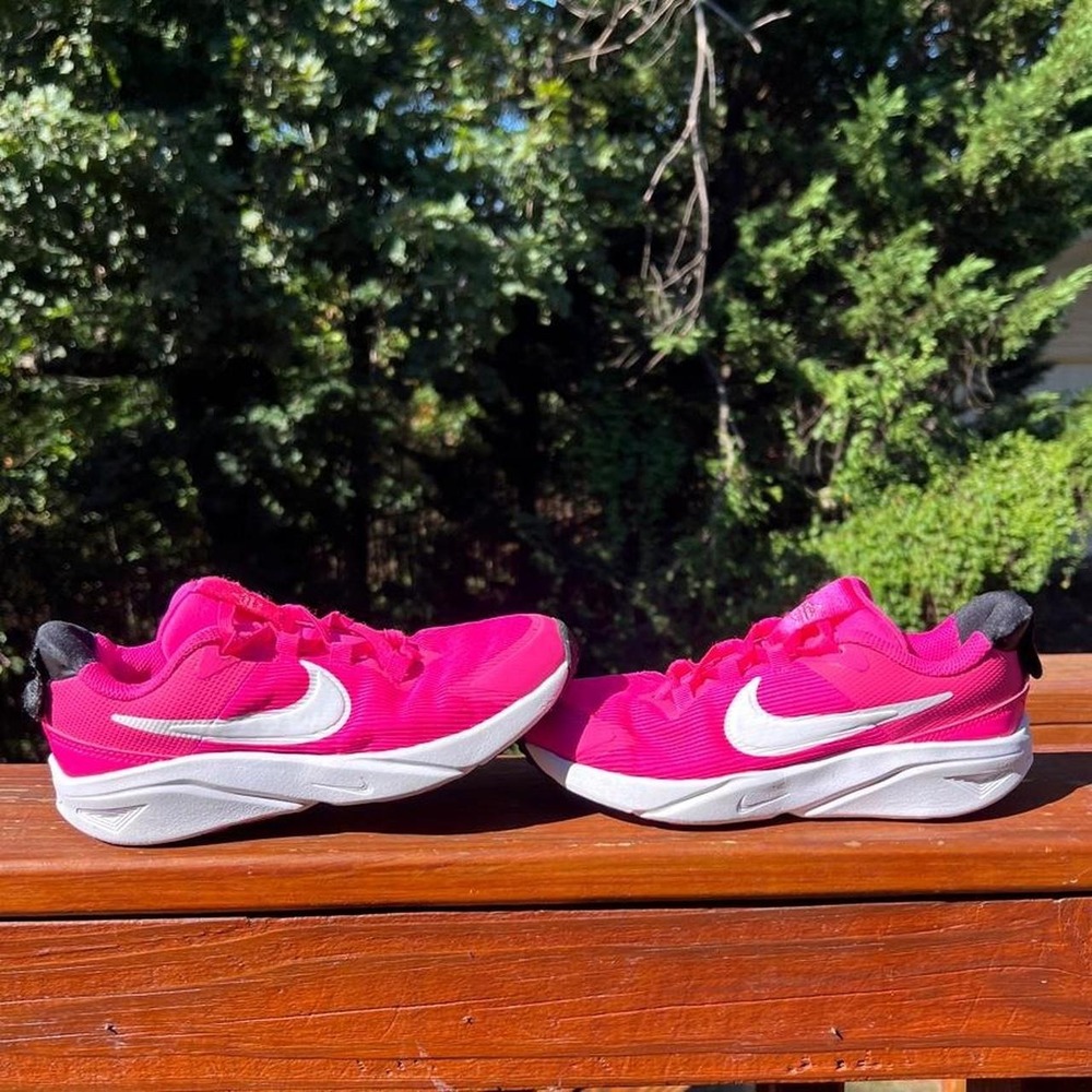 Nike Youth 2 Star Runner 4 GS Fierce Pink White Black Running School Sneakers